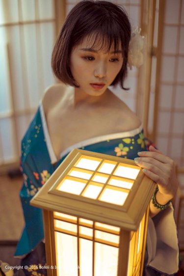特殊的精华油摩擦